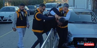 Adana039da-firari-hukumlu-saklandigi-villadan-kacmaya-calisirken-yakalandi.jpg