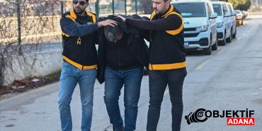 Adana039da-isci-servisinin-camini-kaskla-kiran-motosikletli-adli-kontrol-sartiyla.jpg