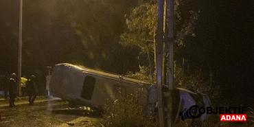 Adana039da-iscileri-tasiyan-minibusun-devrilmesi-sonucu-13-kisi-yaralandi.jpg