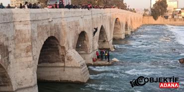 Adana039da-akintiya-kapilan-iki-kisi-itfaiye-tarafindan-kurtarildi.jpg