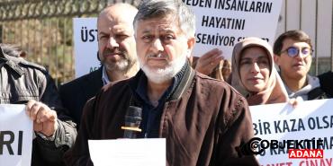 Adana039da-yikilan-ust-gecidin-yerine-yenisinin-yapilmasini-isteyen-vatandaslar-eylem.jpg