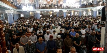 Adana-Mersin-Hatay-ve-Osmaniye039de-Kurban-Bayrami-namazi-kilindi.jpg