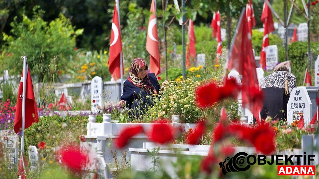 Adana-ve-cevre-illerde-bayram-arifesinde-sehitlik-ve-mezarliklar-ziyaret.jpg