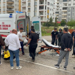 Adana039da-hafif-ticari-aracin-carptigi-motosikletteki-2-kisi-yaralandi.jpg