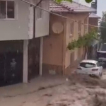 bursada-saganak-evleri-su-basti-cati-coktu-430i.jpg