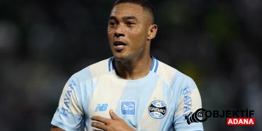 carlos-vinicius-6-dakikada-3-penalti-kacirdi-ks6e.jpg