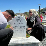 deprem-mezarliginda-buruk-arefe-wjfo.jpg