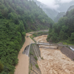 giresunda-saganak-dereler-tasti-yol-ulasima-kapatildi-amrf.jpg