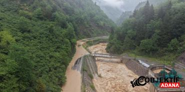 giresunda-saganak-dereler-tasti-yol-ulasima-kapatildi-amrf.jpg