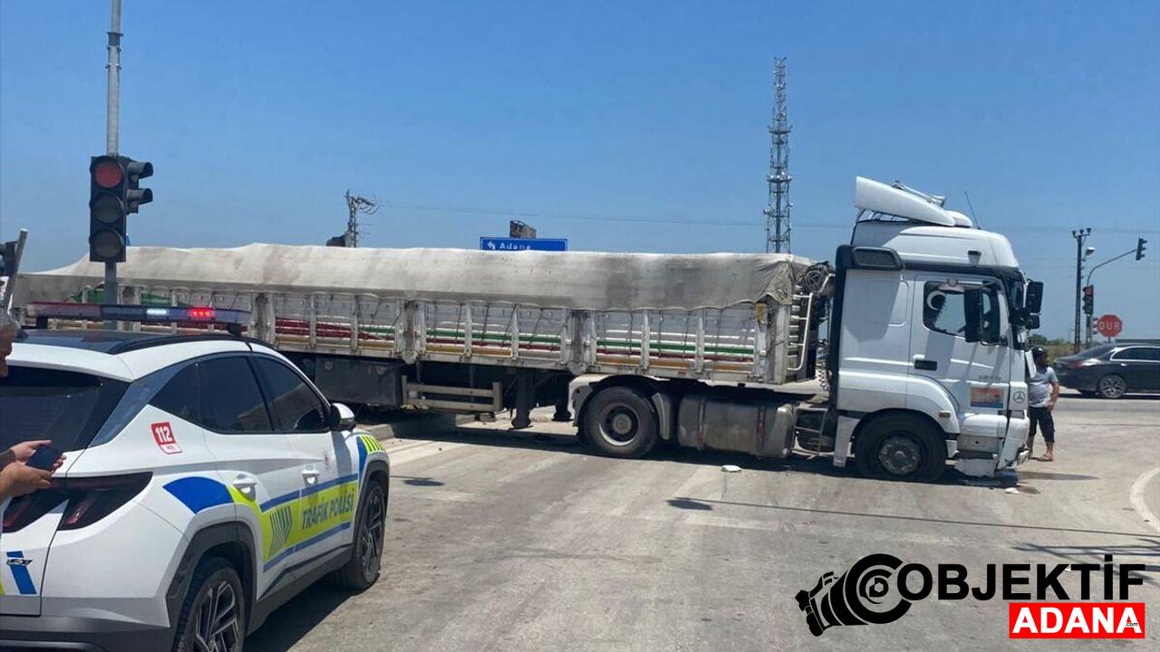 Adana039da-tirin-iki-otomobile-carpmasi-sonucu-5-kisi-yaralandi.jpg