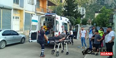 Kozan-ilcesinde-otomobille-carpisan-motosikletteki-2-kisi-yaralandi.jpg