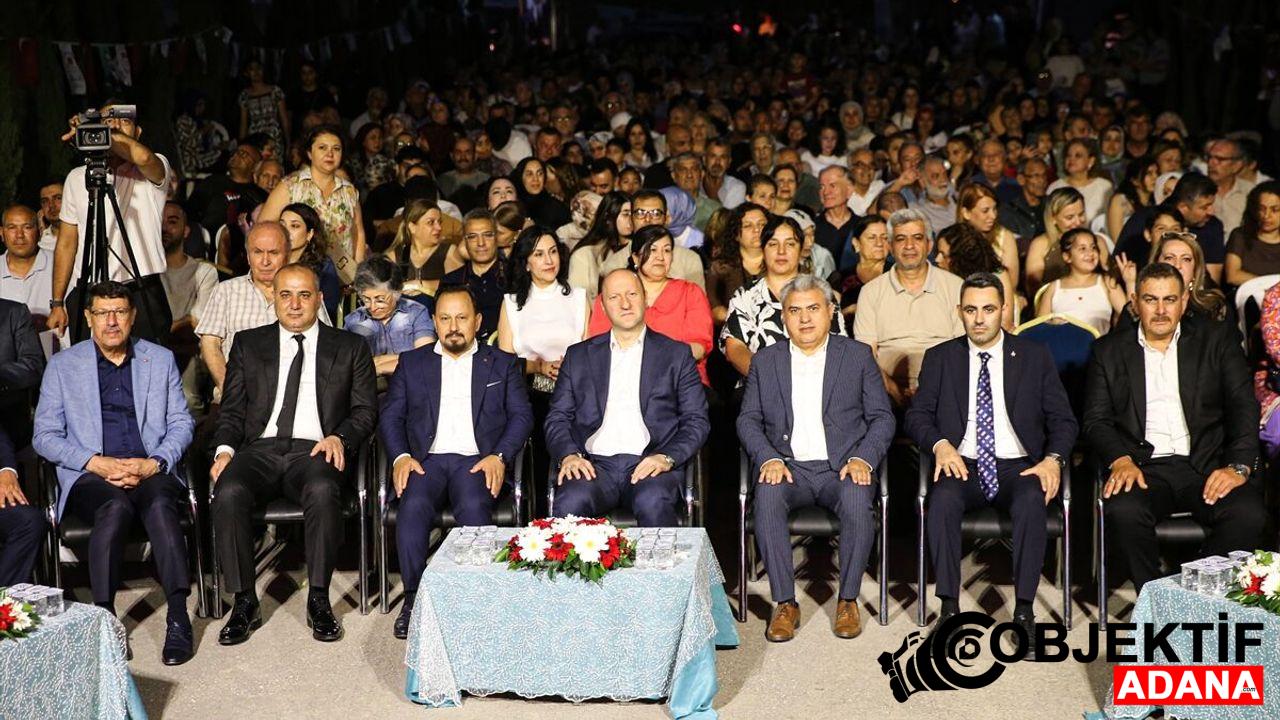 Sanatci-Ahmet-Selcuk-Ilkan-Adana039da-konser-verdi.jpg
