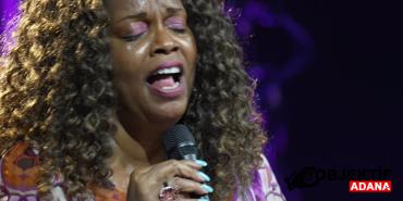cazin-guclu-sesi-dianne-reeves-akra-caz-festivalinde-unutulmaz-bir-gece-yasatti-5snq.jpg