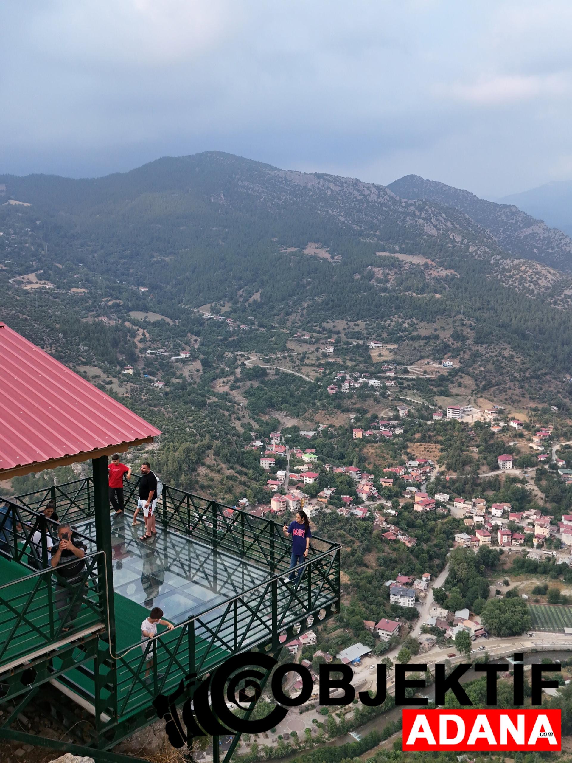 Adana-Feke-Cam-Teras-Ziyaretci-Akinina-Ugruyor.jpg