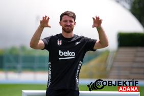 besiktasin-yeni-transferi-salih-ozcan-ilk-kez-takimla-calisti-adhz.jpg