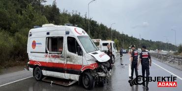 cekmekoyde-ambulans-bariyerlere-carparak-devrildi-gmhf.jpg