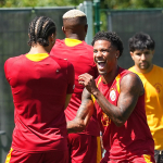 galatasarayda-wilfried-singo-takimdan-ayri-calisti-hstw.jpg