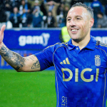 ispanyol-futbol-efsanesi-santi-cazorla-41-yasinda-futbolu-birakti-rrhw.jpg