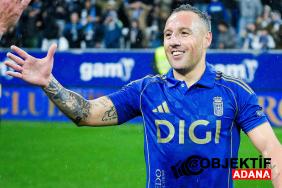ispanyol-futbol-efsanesi-santi-cazorla-41-yasinda-futbolu-birakti-rrhw.jpg