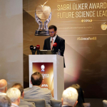 sabri-ulker-vakfindan-genc-arastirmacilara-bilim-elcileri-agi-destegi-qmc3.jpg