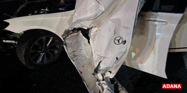 sivasta-traktore-carpan-mercedes-hurda-yiginina-dondu-wsxz.jpg