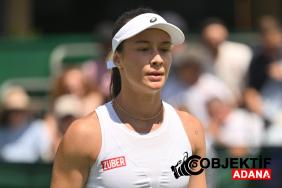 zeynep-sonmez-wimbledondan-ciftlerde-de-elendi-cs33.jpg