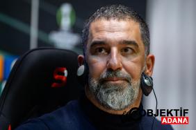 arda-turandan-fenerbahce-aciklamasi-birbirimizin-elinden-kupalar-aldik-6ue1.jpg