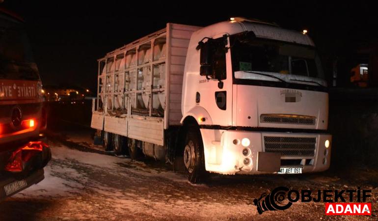 Asit sızdıran kamyon için ekipler seferber oldu