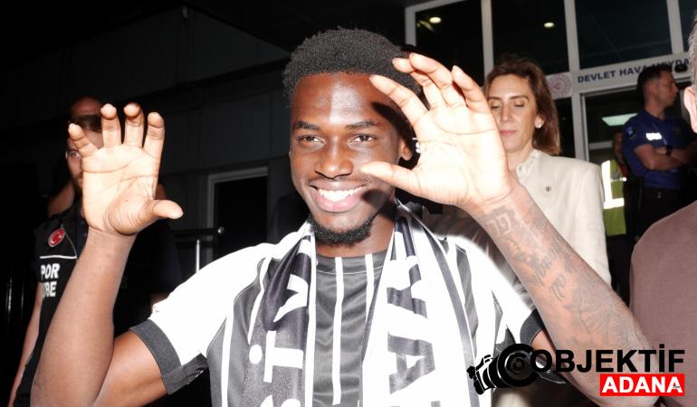 Beşiktaş'ın yeni transferi Ernest Poku, İstanbul'a geldi