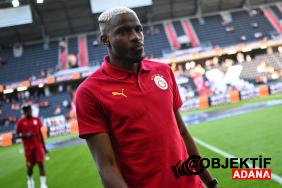 ingiltereden-osimhen-icin-flas-iddia-iste-galatasaraya-yapilacak-teklif-tev3.jpg