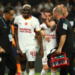 galatasarayda-victor-osimhen-soku-oyuna-devam-edemedi-mx7z.jpg
