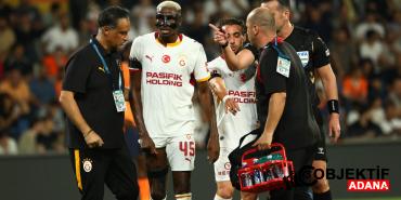 galatasarayda-victor-osimhen-soku-oyuna-devam-edemedi-mx7z.jpg