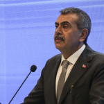 milli-egitim-bakani-tekin-acikladi-ara-tatil-devam-edecek-mi-kalkiyor-mu-z2ks.jpg