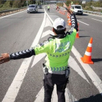 istanbulda-cumhuriyet-bayrami-provasi-nedeniyle-bazi-cadde-ve-yollar-trafige-kapatildi-bwof.jpg