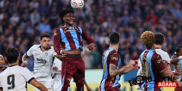 trabzonspor-transfer-rekorunu-guncelleyebilir-fulham-ve-palace-pesinde-azoj.jpg