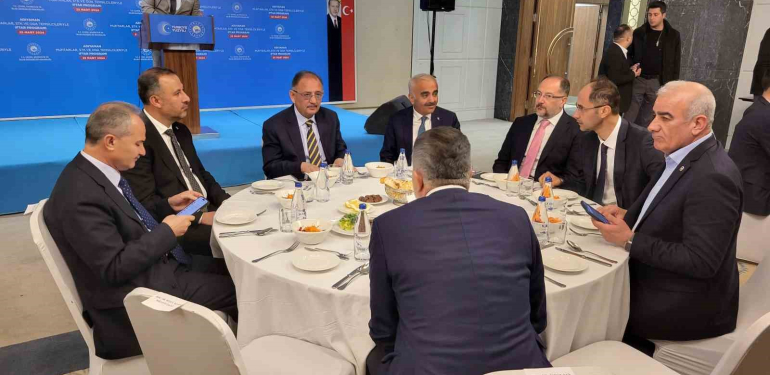 Bakan-Ozhaseki-Bin-santiyede-110-bin-kisilik-orduyla-calisiyoruz.jpg