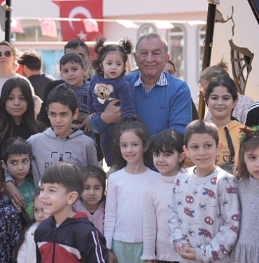 Baskan-Akaydan-cocuklari-mutlu-edecek-bir-park-daha.jpg