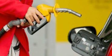 Benzin-ve-motorine-buyuk-zam-yolda-depolari-doldurun.jpg