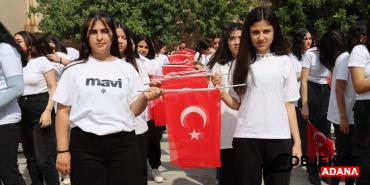 Adana039da-100-metrelik-Turk-Bayragi-ile-yuruyus-yapildi.jpg