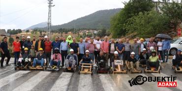 Adana039da-yarismacilar-el-yapimi-tahta-araclariyla-birincilik-icin-mucadele-etti.jpg