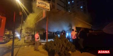 Adanada-sucuk-ekmek-dukkani-yanarak-kullanilamaz-hale-geldi.jpg