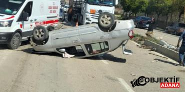 Kozan039da-aydinlatma-diregine-carparak-devrilen-otomobilin-surucusu-yaralandi.jpg
