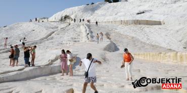 pamukkaleyi-bayram-tatilinde-53-binden-fazla-turist-ziyaret-etti-rtsg.jpg