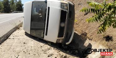 burdurda-viraja-hizli-giren-minibus-sarampole-devrildi-srib.jpg