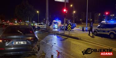 kayseride-isikta-bekleyen-otomobile-arkadan-carpan-arac-takla-atti-hkfd.jpg