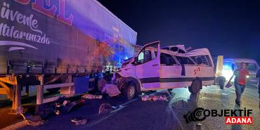 mersinde-feci-kaza-tarim-iscilerini-tasiyan-minibus-tira-arkadan-carpti-oluler-ve-yaralilar-var-bjrb.jpeg