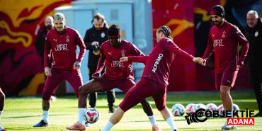 galatasarayda-kocaelispor-maci-oncesi-osimhen-suprizi-takimla-birlikte-calisti-7bzw.jpg