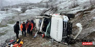hasta-tasiyan-ambulans-ucuruma-yuvarlandi-olu-ve-yaralilar-var-7pmh.jpg