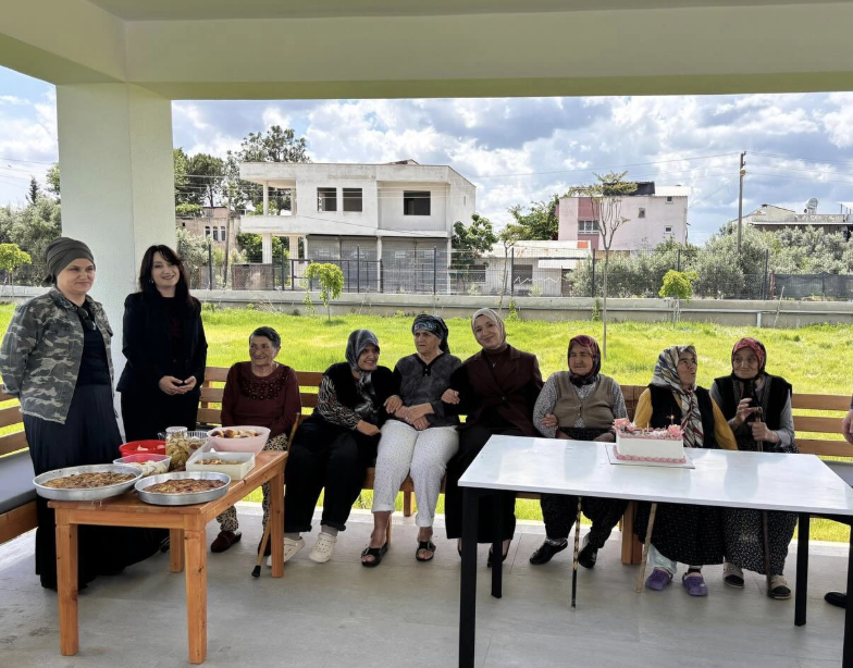 Anneler Günü Huzurevinde Duygu Dolu Geçti4