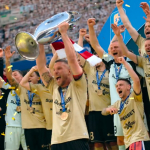 54-yil-sonra-bir-ilk-podolski-5-farkli-ulkede-5-yerel-kupa-kazandi-osq2.jpg